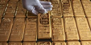 Market Daily Dose: Why Has Gold Dropped Below $4,000? Key Macro Drivers Explained
